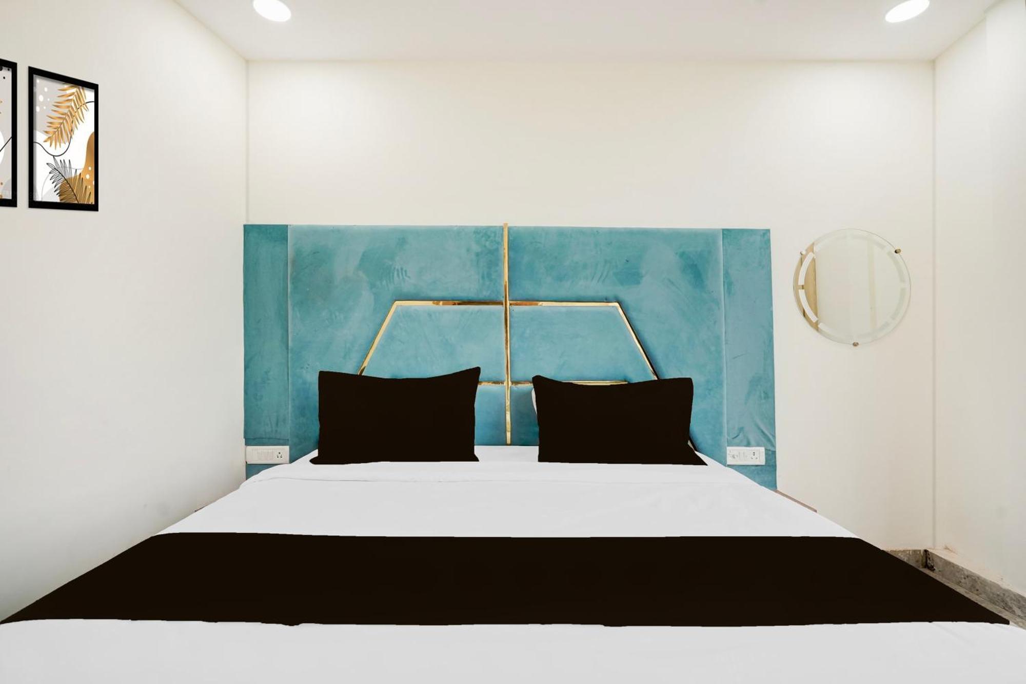 Hotel O Indirapuram Grand Ghaziabad Exteriör bild